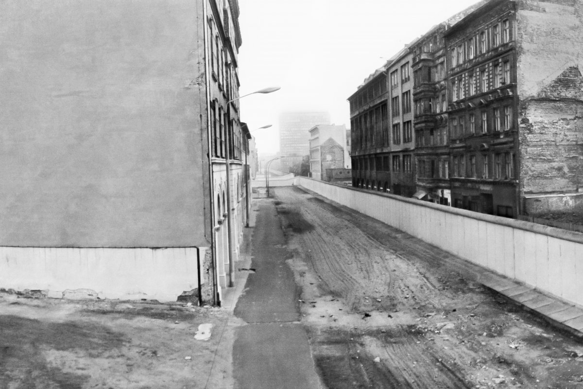 Zimmerstraße, Richtung "Checkpoint Charlie", Aufnahme 1980er Jahre