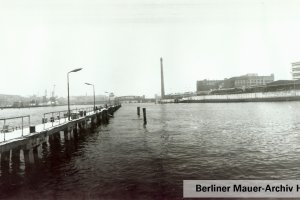 Blick vom Osthafen Richtung Elsenbrücke
