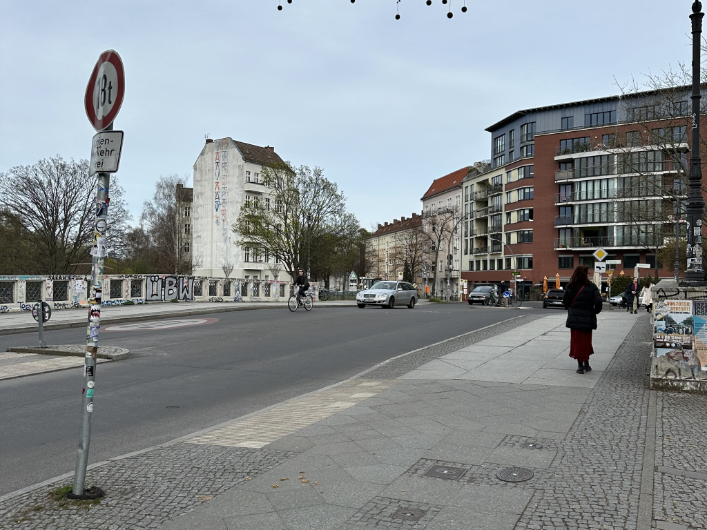 Die Lohmühlenbrücke Richtung Treptow