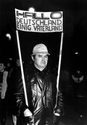 Teilnehmer der Montagsdemonstration in Leipzig,  22. Januar 1990