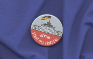 Button zur 750-Jahrfeier von Ost-Berlin