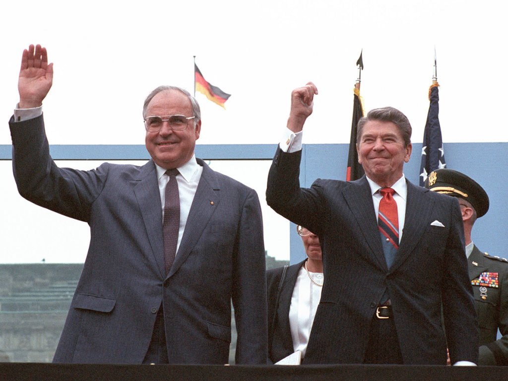 Helmut Kohl und Ronald Reagan vor dem Brandenburger Tor, 12. Juni 1987