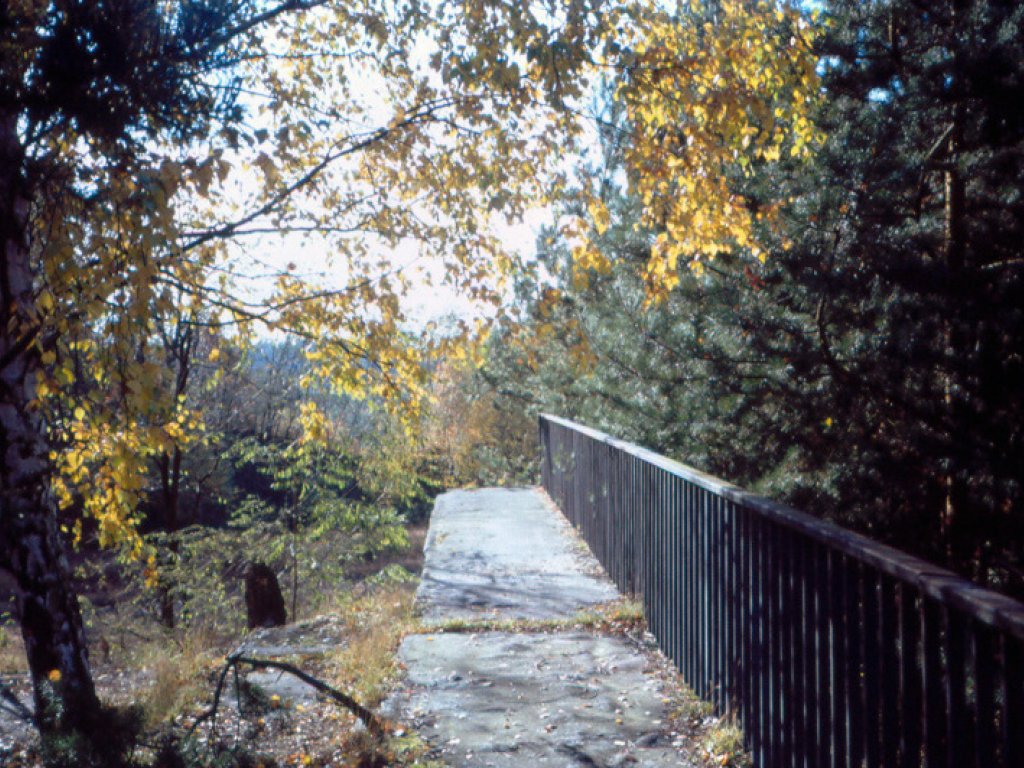 Brücke des Stahnsdorfer Dammes über die ehemalige Autobahn bei Dreilinden Anfang der 90er Jahre