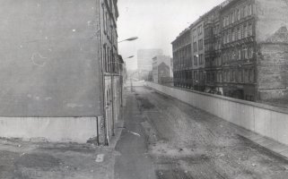 Zimmerstraße, Richtung "Checkpoint Charlie", Aufnahme 1980er Jahre