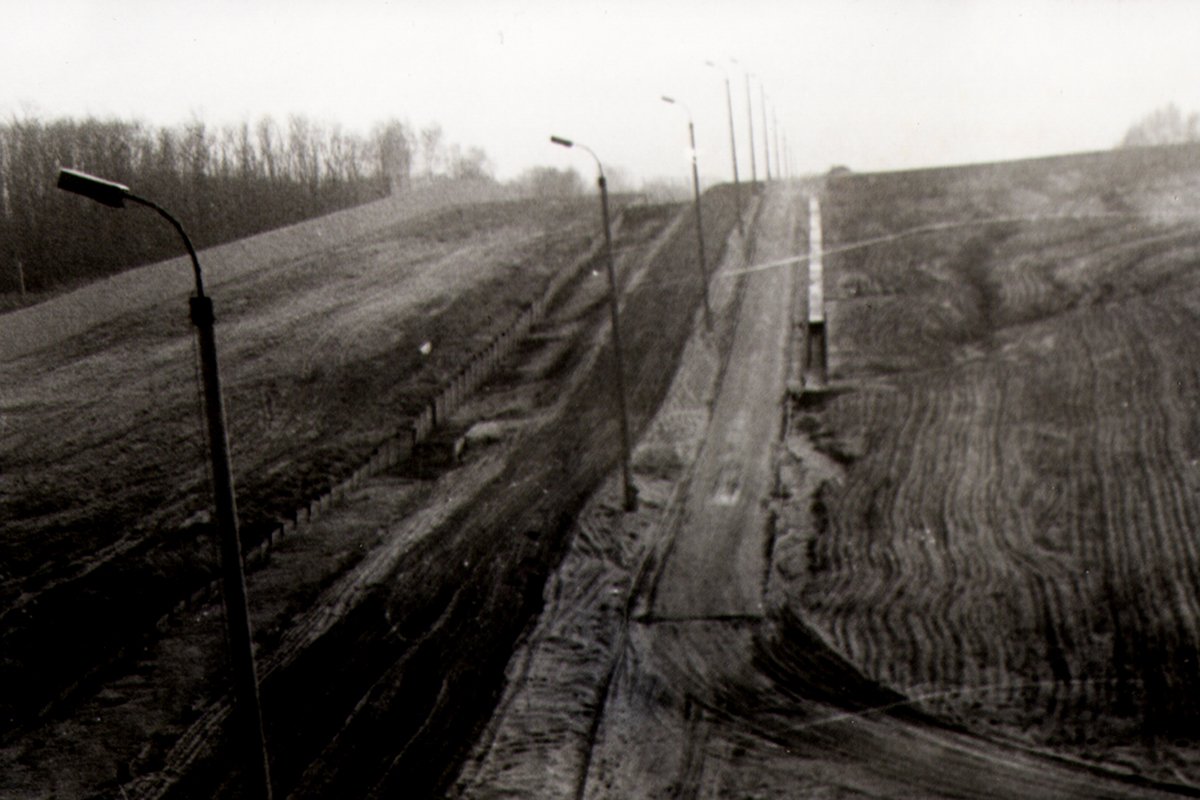 Grenzübergangsstelle Staaken, Blick nach Süden, Aufnahme 1980er Jahre Grenzübergang Staaken/Heerstraße, Blick von der Heerstraße nach Süden, Aufnahme 1980er Jahre