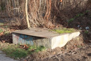 Fundament eines Beobachtungsturmes zwischen Mahlow-Waldblick und Berlin-Lichtenrade; Aufnahme 2015