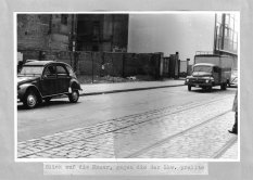 Klaus Brueske: Foto der West-Berliner Polizei von der Mauer, an der der LKW im Westen zum Halten kam