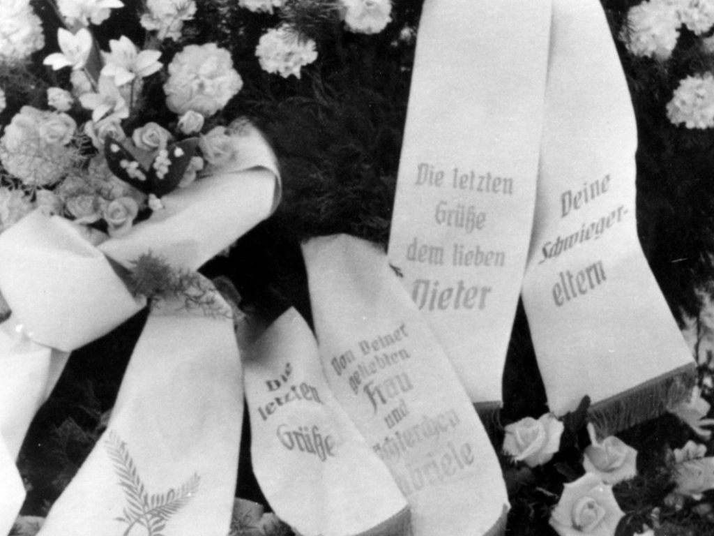 Dieter Berger, shot dead at the Berlin Wall: Grave at the Waldfriedhof  in Glienicke/Nordbahn (photo: ca. 1963)