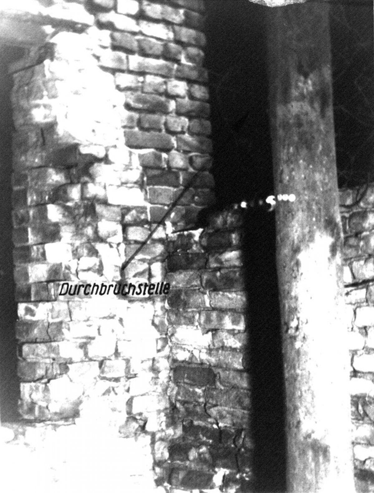 Unidentified fugitive, drowned in the Berlin border waters: East German border troop crime site photo of the escape route in Berlin-Friedrichshain [Jan. 19, 1965]