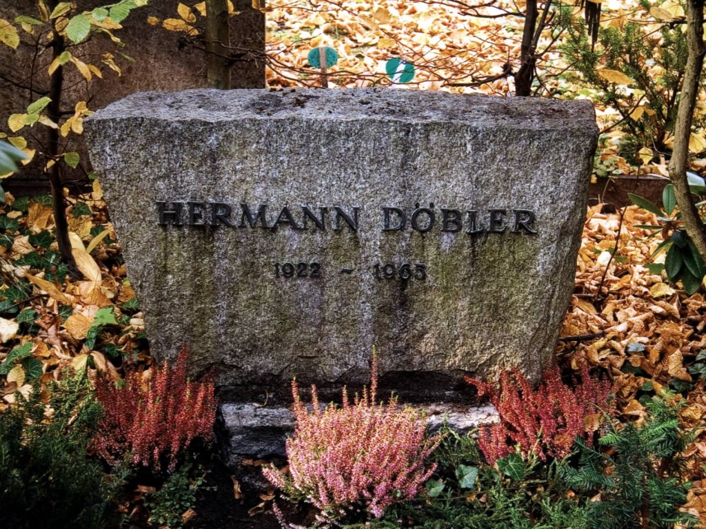 Hermann Döbler, shot dead on the Berlin border waters: Gravestone in Berlin-Steglitz