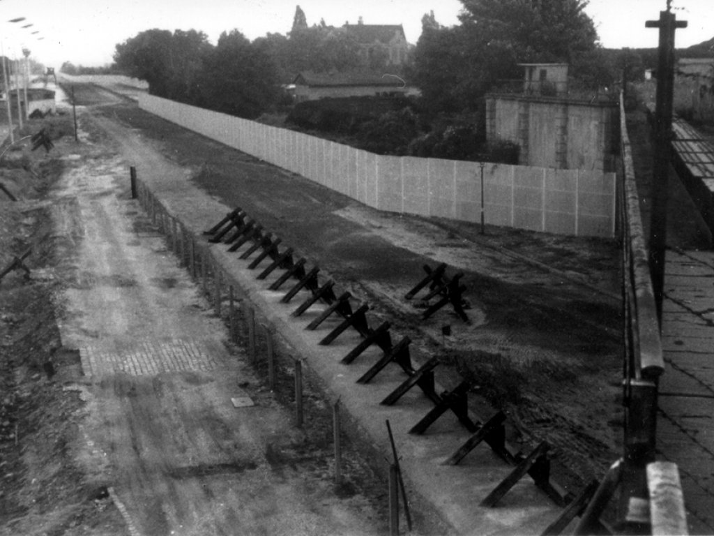 Gerald Thiem, shot dead at the Berlin Wall: MfS photo of border strip between Berlin-Treptow and Berlin-Neukölln [Aug. 7, 1970]