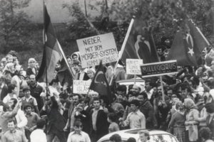 Çetin Mert, drowned in the Berlin border waters: Protest rally in Berlin-Kreuzberg (II) (MfS photo: May 1975)