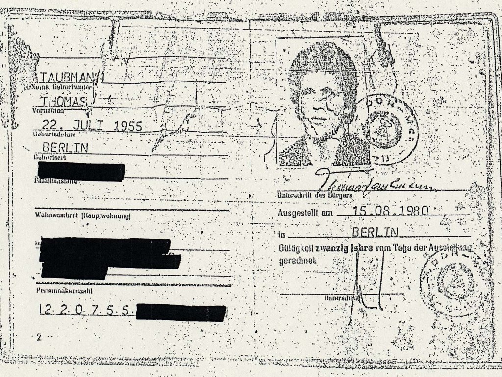 Thomas Taubmann, fatally injured at the Berlin Wall: Identification card