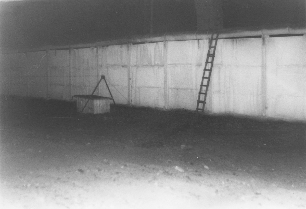 Michael Bittner, shot dead at the Berlin Wall: MfS photo of escape ladder at the Berlin Wall between Glienicke/Nordbahn and Berlin-Reinickendorf [Nov. 24, 1986]