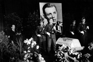 Egon Schultz, shot dead at the Berlin Wall: Funeral in Rostock (photo: Oct. 10, 1964)