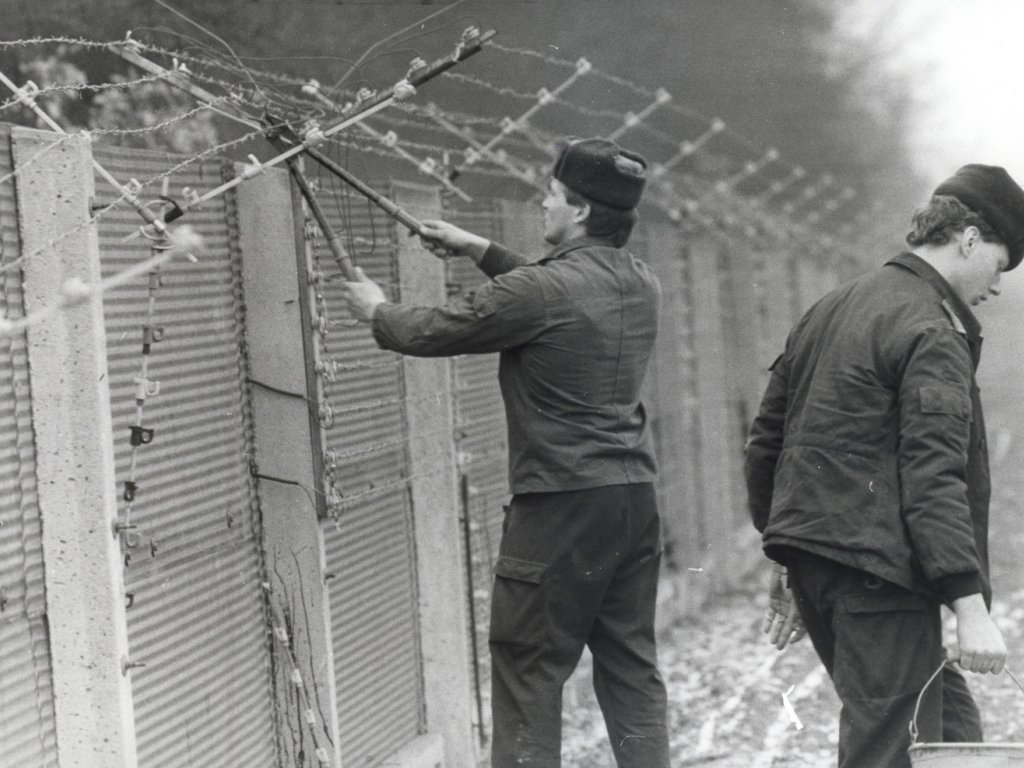 Dismantling the signal fences on the inner-German border, January 1990 Dismantling the signal fences on the inner-German border, January 1990