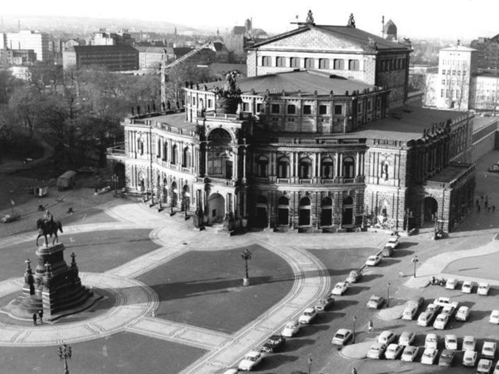 Semperoper in Dresden Chronik der Mauer