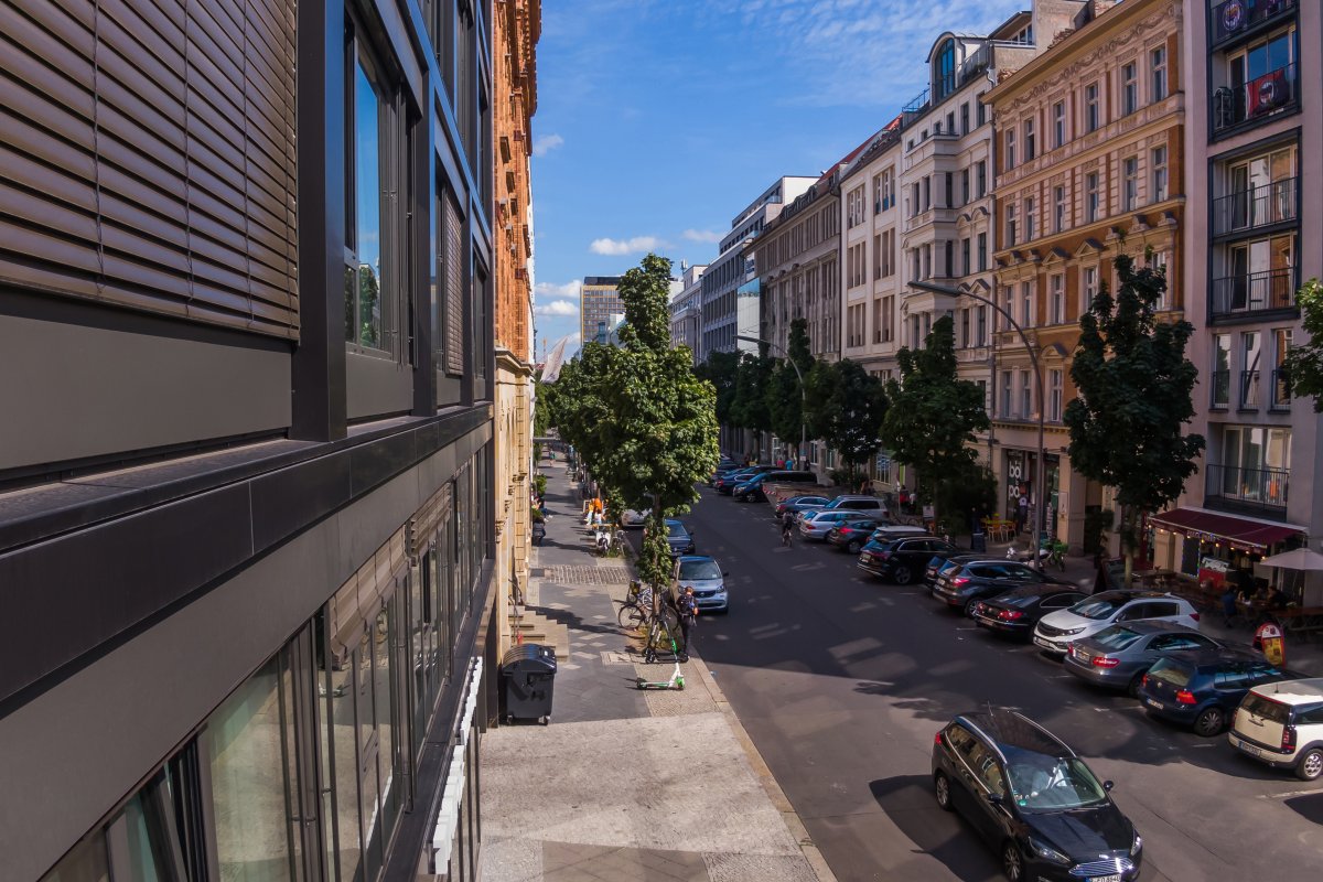 Zimmerstraße (Richtung Checkpoint Charlie)