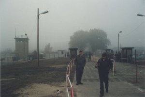 Öffnung des provisorischen Grenzübergang Puschkinallee