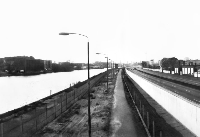 Kolonnenweg im Grenzbereich, 1980er Jahre