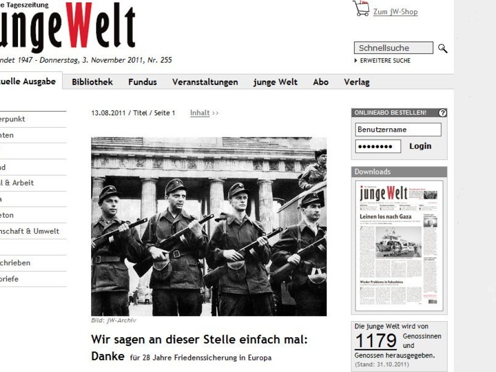 2011: Der Titel der Tageszeitung "junge welt" am 50. Jahrestag des Mauerbaus. Das Blatt war in der DDR das Zentralorgan der FDJ. Das Propagandabild der Grenzbrigade „13. August“ wird hier auch über 20 Jahre nach dem Mauerfall noch eingesetzt, das Narrativ der Mauer als „antifaschistischer Schutzwall“ und Maßnahme zur Friedenssicherung wird fortgesetzt.