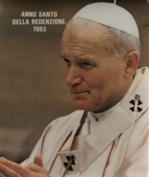 Papst Johannes Paul II: Wie kein Stellvertreter Christi vor ihm wird der neue Papst vermarktet (Abbildung von Papst Johannes Paul II. auf einem Aschenbecher).
