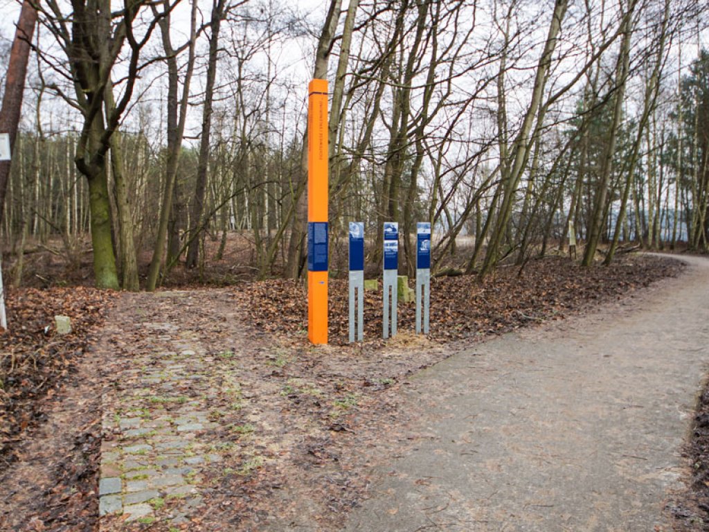 Zugang zur West-Berliner Exklave Fichtewiese zwischen Berlin-Spandau (Bürgerablage) und Nieder Neuendorf; Aufnahme 2015