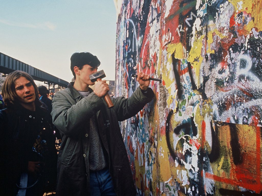 Mauerspechte in Berlin, 12. November 1989