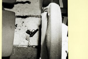 Christel und Eckhard Wehage, Selbstmord nach gescheitertem Fluchtversuch am Flughafen Berlin-Schönefeld: Tatortfoto des MfS von den Spuren des Selbstmords, 10. März 1970