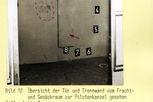 Christel und Eckhard Wehage, suicide following failed escape attempt at Berlin-Schönefeld airport: MfS crime site photo of damaged door to the cockpit [March 10, 1970]