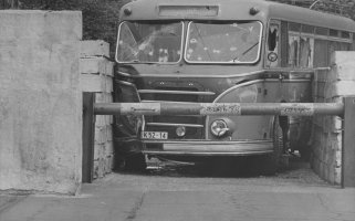 Mit 138 Schüssen gestoppt: Gescheiterte Bus-Flucht am Grenzübergang Invalidenstraße, 12. Mai 1963