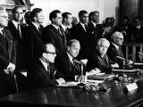 Die Botschafter der Besatzungsmächte Frankreich, USA, Großbritannien und Sowjetunion kurz vor der Unterzeichnung des Viermächteabkommens in Berlin-Schöneberg am 3. September 1971