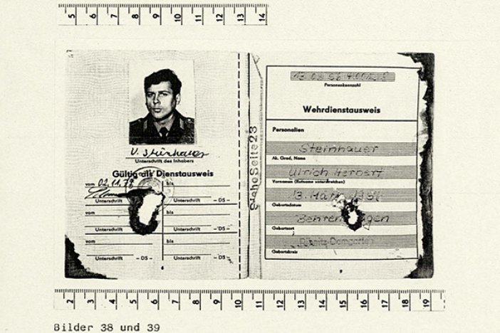 Ulrich Steinhauer: Kopie seines durchschossenen Wehrdienstausweises, 4. November 1980 Ulrich Steinhauer: Kopie seines durchschossenen Wehrdienstausweises, 4. November 1980