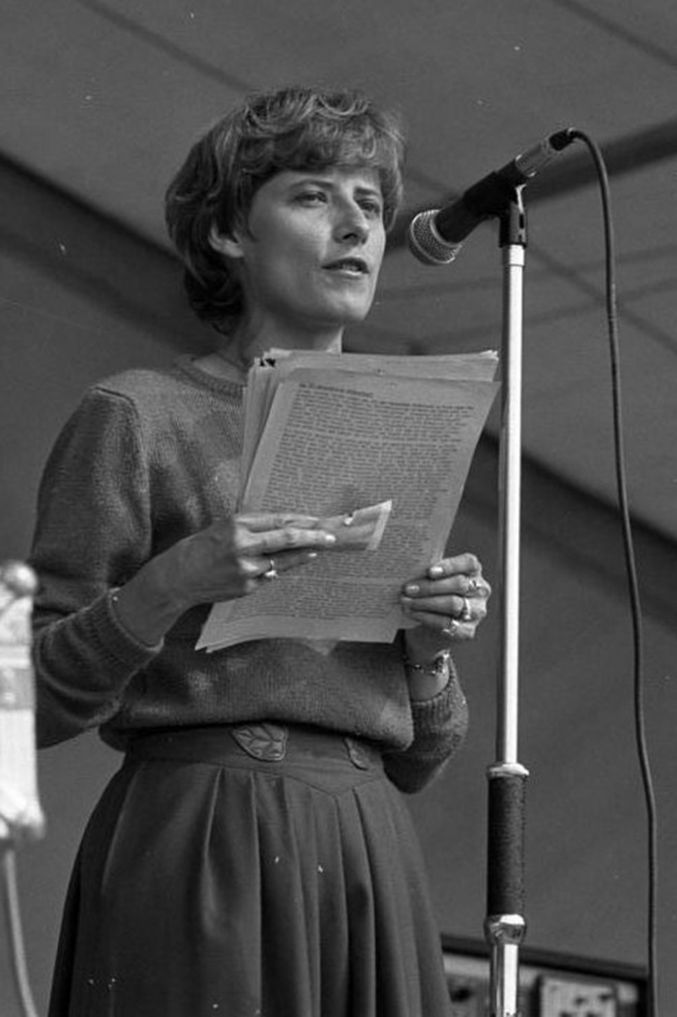 Nach ihrem SPD-Austritt 1979, geh&ouml;rt Petra Kelly wenig sp&auml;ter zu den Gr&uuml;ndungsmitgliedern der Partei &bdquo;Die Gr&uuml;nen&ldquo;; Aufnahme 12. September 1982