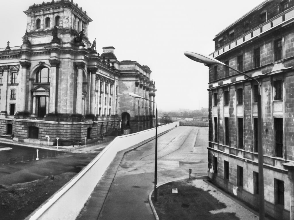 Am Reichstagsgebäude, Ostseite, Blick von Süden, Aufnahme 1980er Jahre