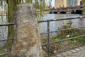 Gedenkstein f&uuml;r Udo D&uuml;llick