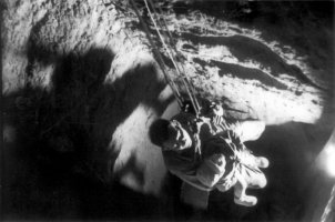 Transport von Flüchtlingen aus zwölf Meter Tiefe nach oben: Der „Tunnel 57“, 3./4. Oktober 1964