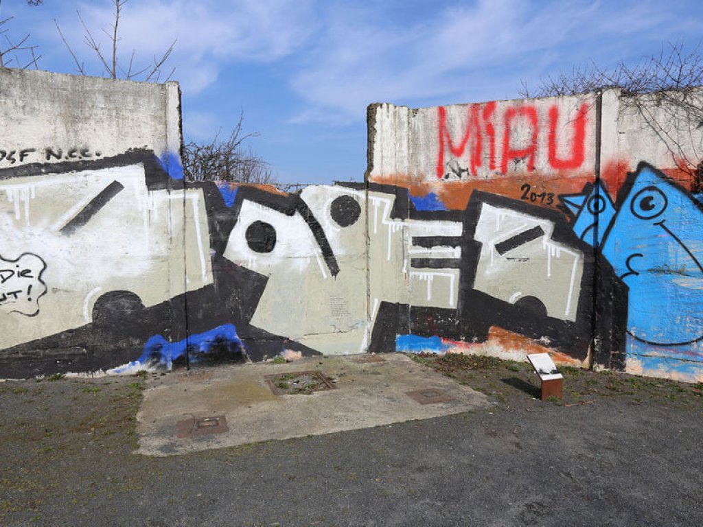 Fundament eines Beobachtungsturms der DDR-Grenztruppen; Aufnahme 2015