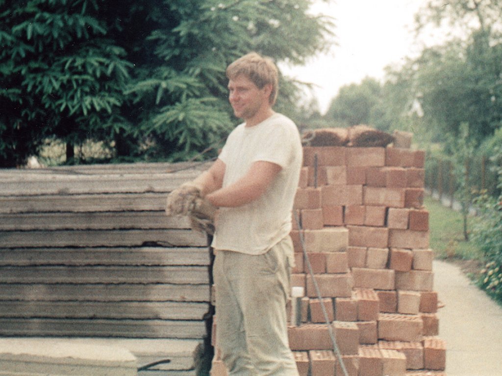 Lutz Schmidt, erschossen an der Berliner Mauer: beim Bau seines Hauses (Aufnahme 1980er Jahre)