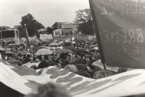 Peace demonstration in the "Hofgarten" in Bonn, October 1981