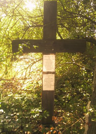 Dieter Berger, shot dead at the Berlin Wall: Memorial cross in Berlin-Rudow (photo: 2007)