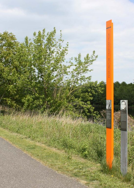 Peter Kreitlow: Commemorative Column on the westside of the Nieder Neuendorf Lake Peter Kreitlow: Commemorative Column on the westside of the Nieder Neuendorf Lake