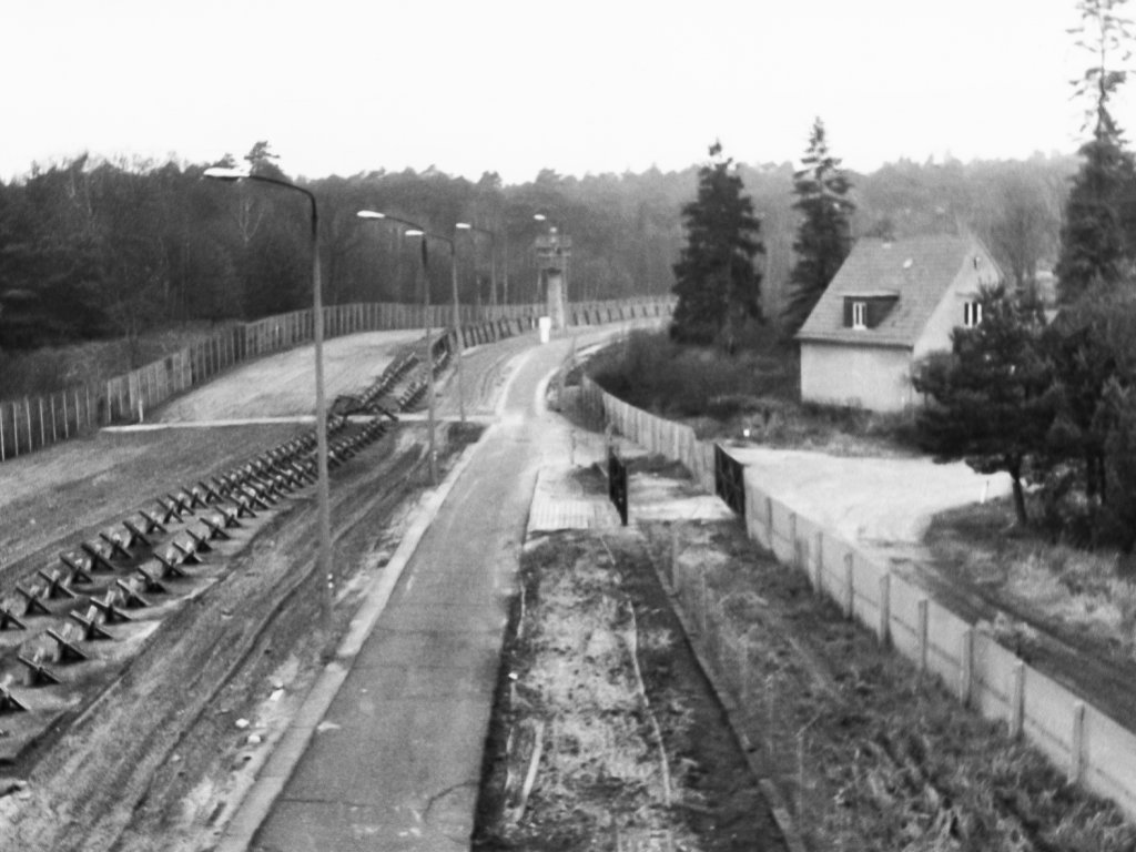 Am Teerofendamm in der Kolonie Dreilinden. Blick Richtung Norden, Aufnahme 1980er Jahre