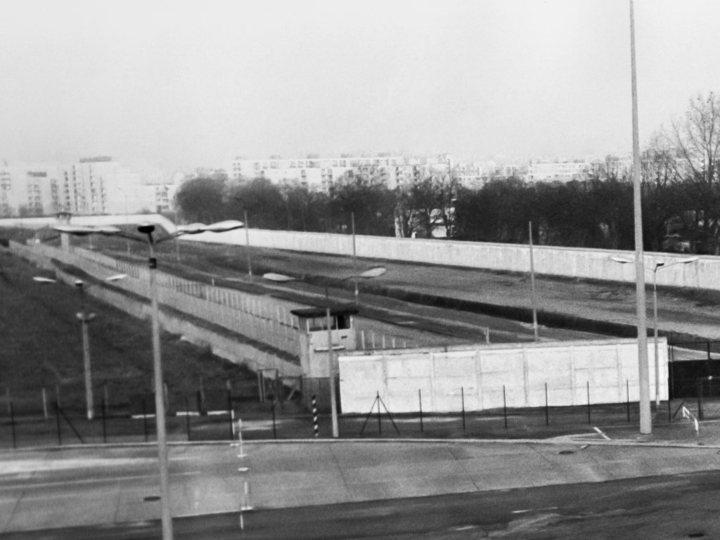 Grenzübergang Staaken/Heerstraße, Blick von der Heerstraße nach Norden, Aufnahme 1980er Jahre