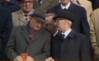 40. Jahrestag der DDR: Gorbatschow neben Honecker auf der Ehrentribüne,  7. Oktober 1989