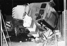 Totalschaden: Gescheiterte Flucht mit einem Tanklastwagen am Grenzübergang Marienborn, 21. November 1983