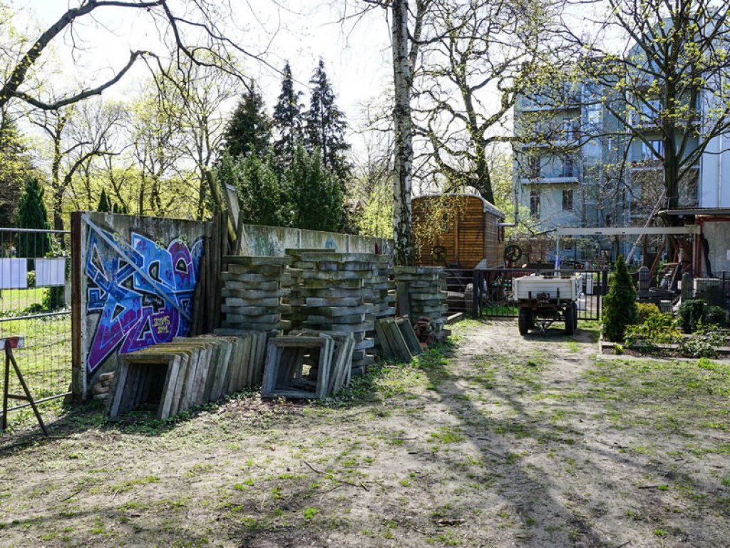 Hinterlandsicherungsmauer am Werkhof des St. Elisabeth-Friedhofs; Aufnahme 2015