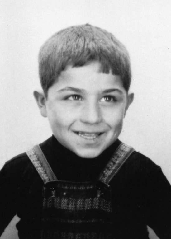 Cengaver Katrancı: geboren 1964, ertrunken am 30. Oktober 1972 im Berliner Grenzgewässer (Aufnahmedatum unbekannt) Cengaver Katrancı: geboren 1964, ertrunken am 30. Oktober 1972 im Berliner Grenzgewässer (Aufnahmedatum unbekannt)