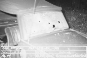 Rolf Henniger, erschossen an der Berliner Mauer: Tödliche Schüsse durch die Frontscheibe des von ihm gelenkten Fahrzeugs, 15. November 1968