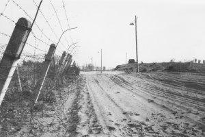 Adolf Philipp, erschossen an der Berliner Mauer: MfS-Aufnahme des Tatortes (I), 5. Mai 1964